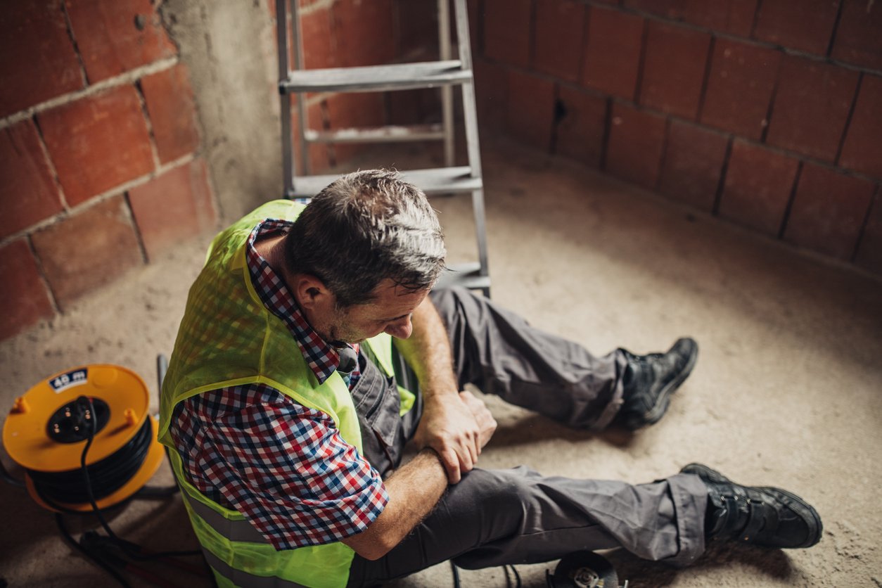 Physical injury at work of construction worker