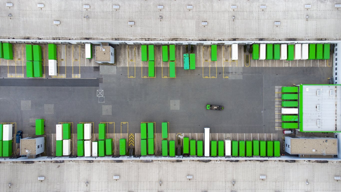 Distribution logistics building parking lot